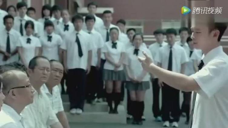 董子健拍刺杀小说家暴瘦40斤董子健的演技是可圈可点的,在《青春派》里面的“居然”让人印象深
